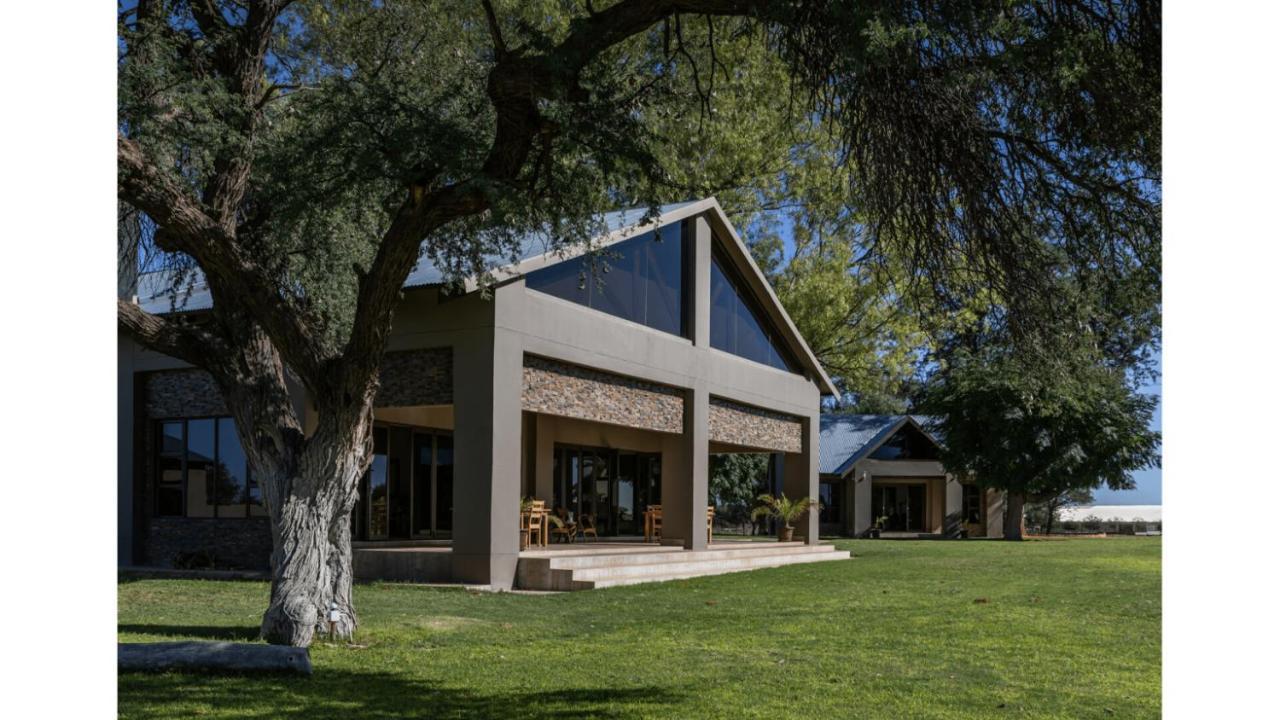 Sandune Game Lodge Gobabis Екстер'єр фото